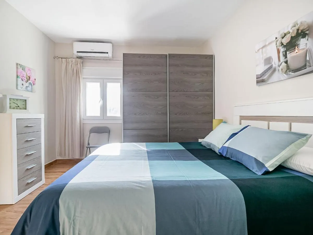 Comfortable Holiday Home In Malaga Near Seabeach