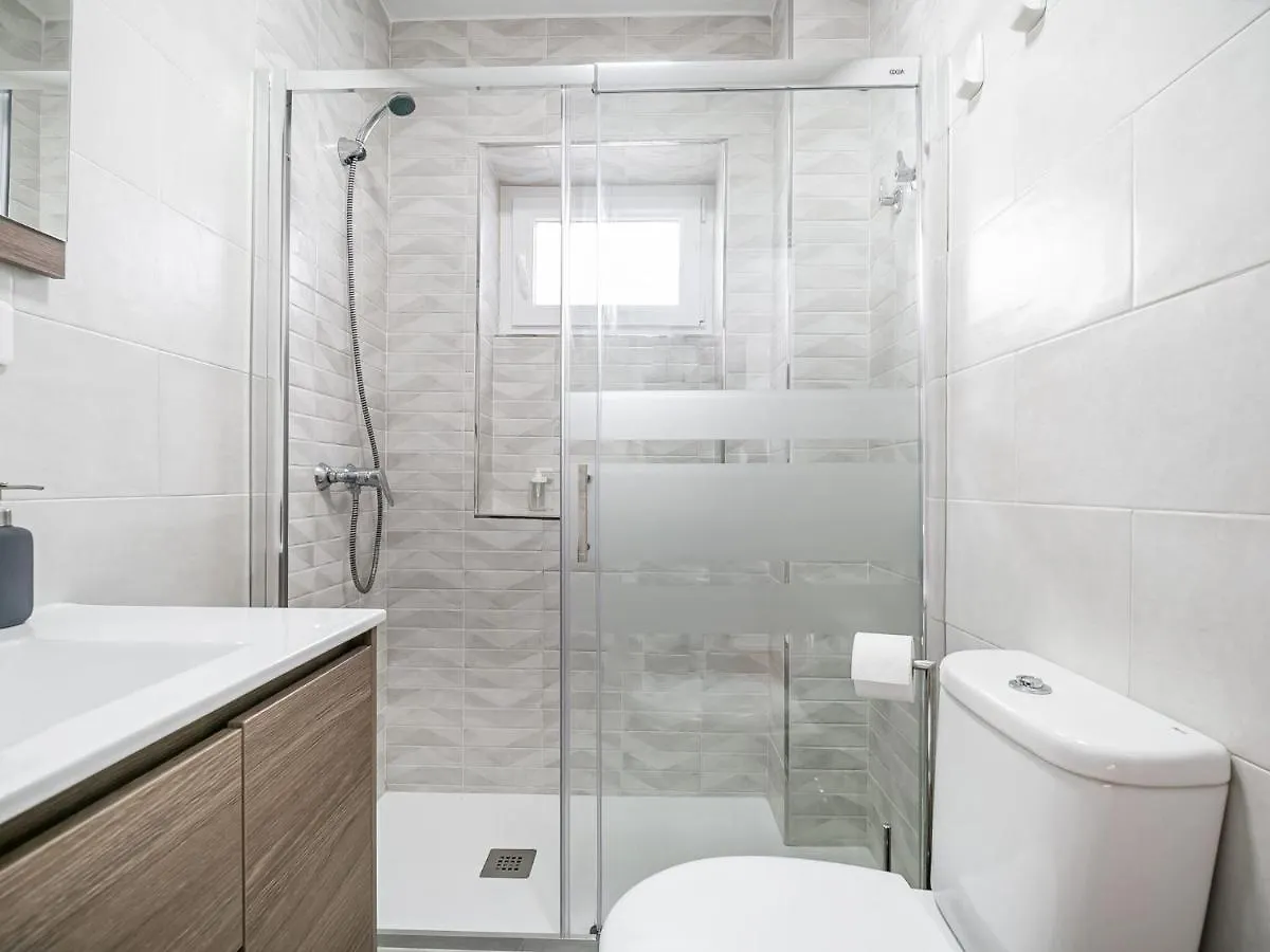 Comfortable Holiday Home In Malaga Near Seabeach Apartment