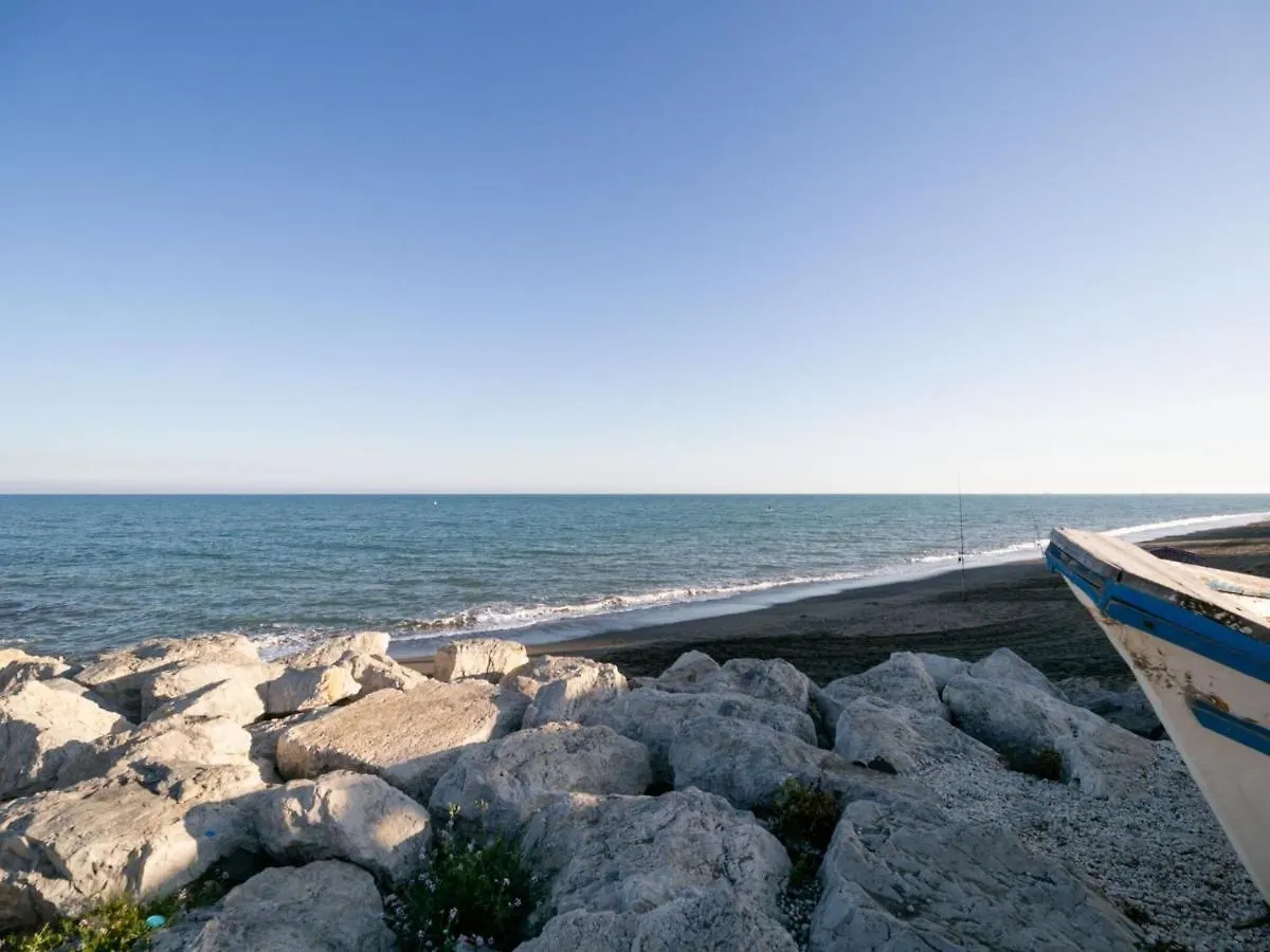 Comfortable Holiday Home In Malaga Near Seabeach