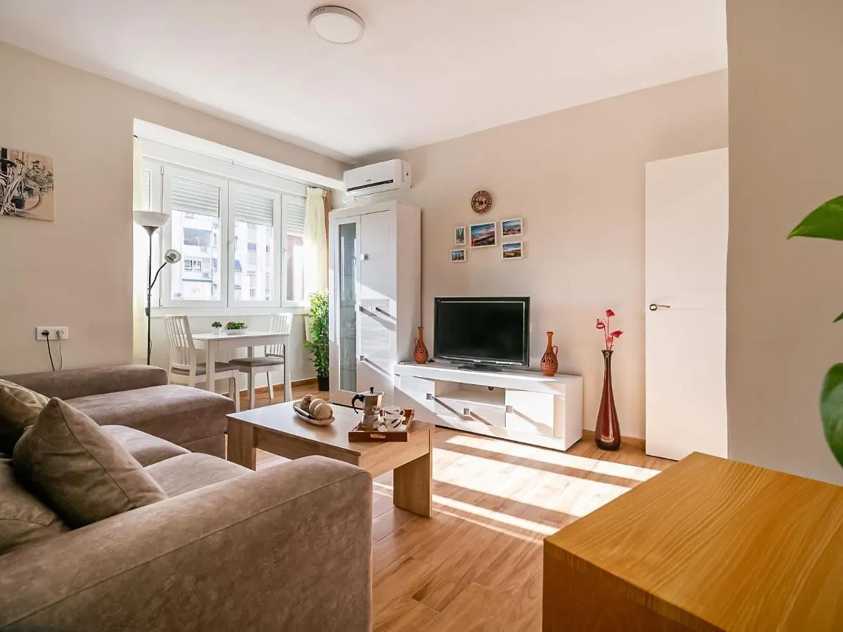 Comfortable Holiday Home In Malaga Near Seabeach Apartment